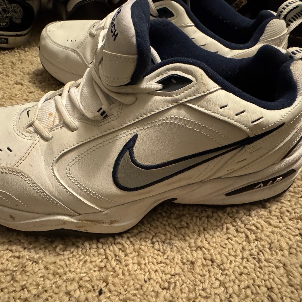 Nike Air Monarch IV Men's White Sneakers - Picture 7 of 7